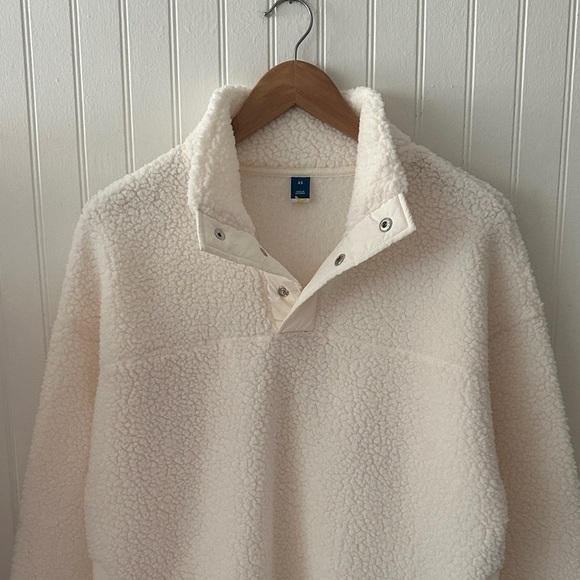 Like New! Old Navy Active Cozy Cream Sherpa-Like Pullover Sweater sz XS - Picture 11 of 12